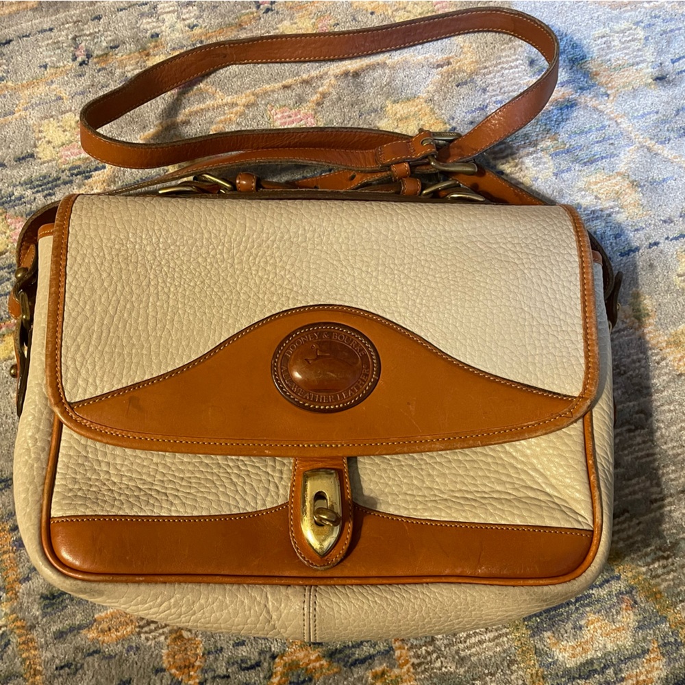 Vintage Dooney large carrier in bone and British tan